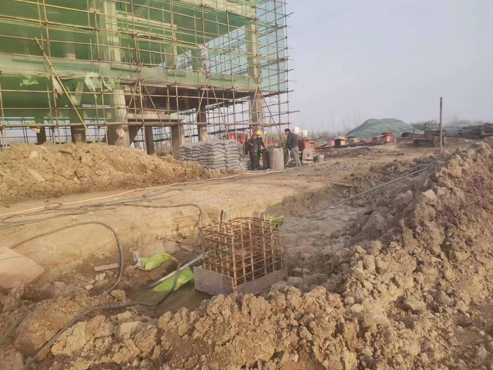 曲阳当桥梁出现裂缝的时候应该及时加固修补